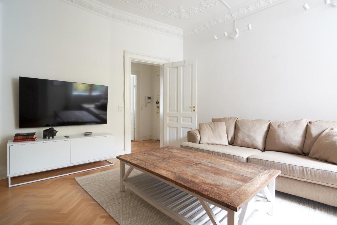 Large & Modern Flats In Family Friendly Neighbourhood