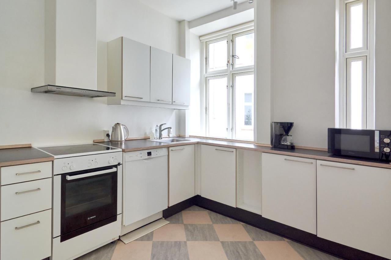 Large & Modern Flats In Family Friendly Neighbourhood *
